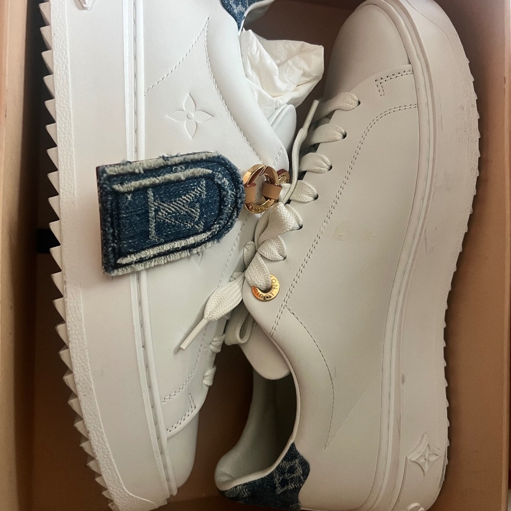 Louis Vuitton tennis shoe